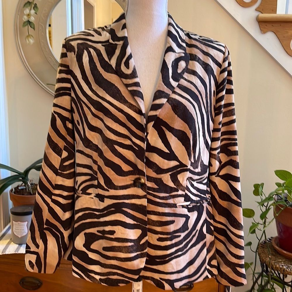 Chico’s Leopard Print Blazer Style Top CHICO size 1